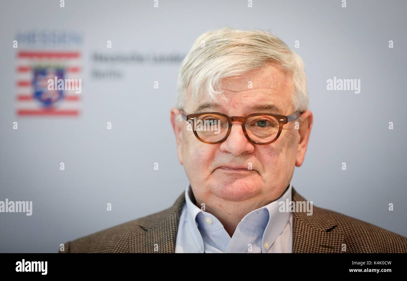 The former German foreign minister Joschka Fischer (Green Party) attends a book presentation of Martin Grosch's new study 'Franz Josef Jung: Stations of a Political Career' (German title: 'Franz Josef Jung: Stationen einer politischen Karriere') in Berlin, Germany, 6 September 2017. Jung, a member of the conservative CDU, was the German defence minister under Merkel between 2005 and 2009. Photo: Kay Nietfeld/dpa Stock Photo
