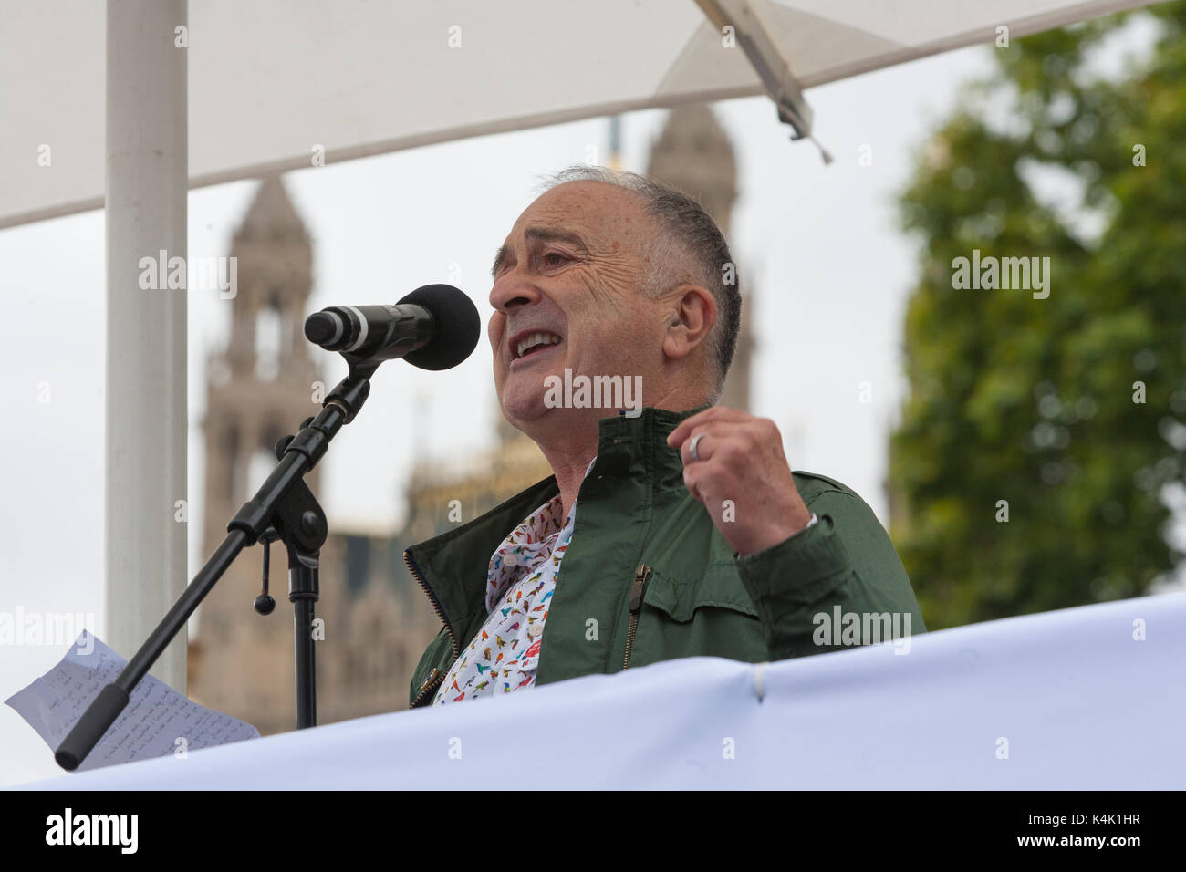 RCN Scrap the Cap Rally: Parliament Square, London UK. 6th September, 2017.  RCN (Royal Collage of Nursing) members stage a Rally to tell the UK government that’s time to scrap the cap on nursing pay. With guest speaker actor and writer Sir Tony Robinson. Credit: Steve Parkins/Alamy Live News Stock Photo