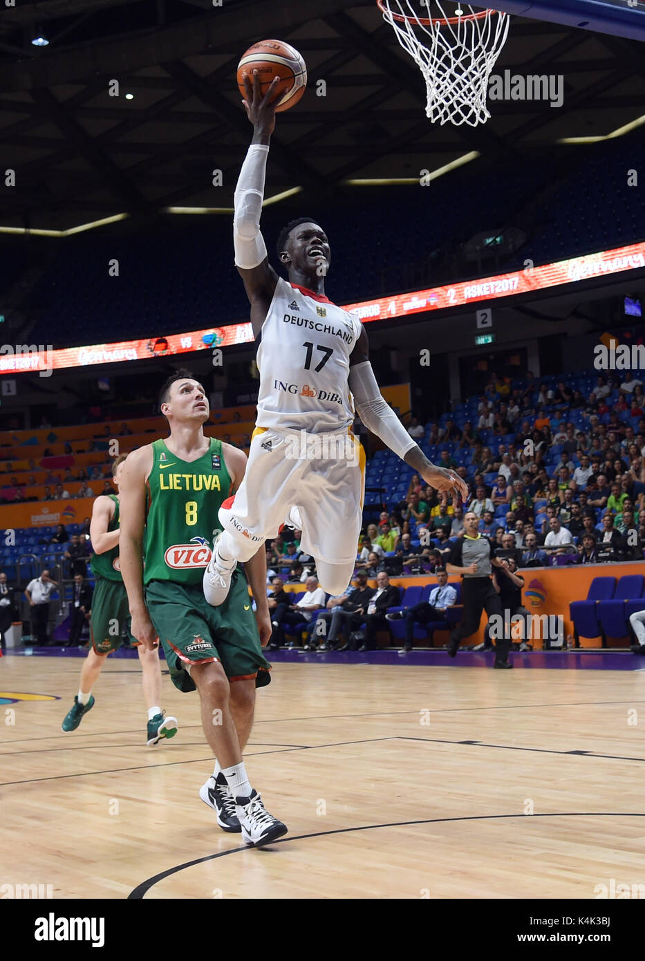 Tel Aviv, Israel. 6th Sep, 2017. Germany's Dennis Schroeder (R) in action against Lithuania's Jonas Maciulis during the Group B group stage EuroBasket championship basketball match between Lithuania and Germany in the Tel Aviv Arena in Tel Aviv, Israel, 6 September 2017. Photo: Berney Ardov/dpa/Alamy Live News Stock Photo