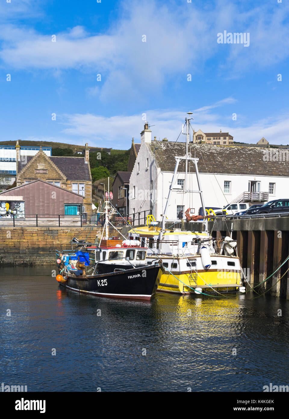 dh Stromness Harbour STROMNESS ORKNEY Scottish Fishing boats alongside harbor quay scotland orkneys boat Stock Photo