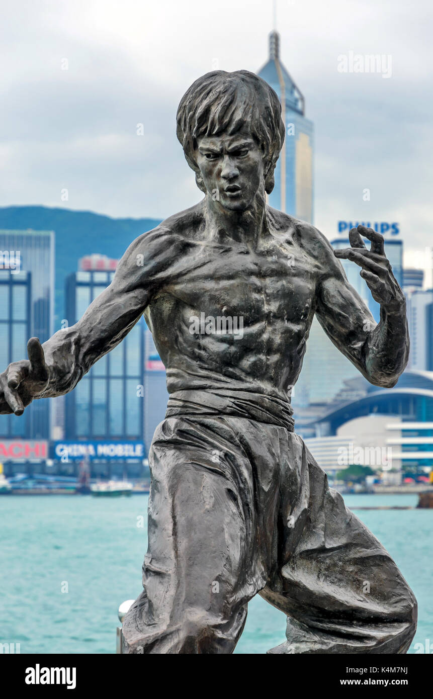 bruce lee sculpture