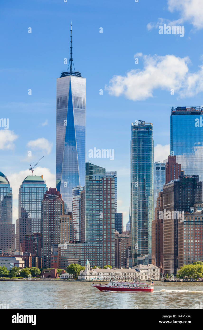 One World Trade Center, One WTC, Lower Manhattan skyline, New York skyline, Hudson River, tour boat, New York, United States of America, North America Stock Photo