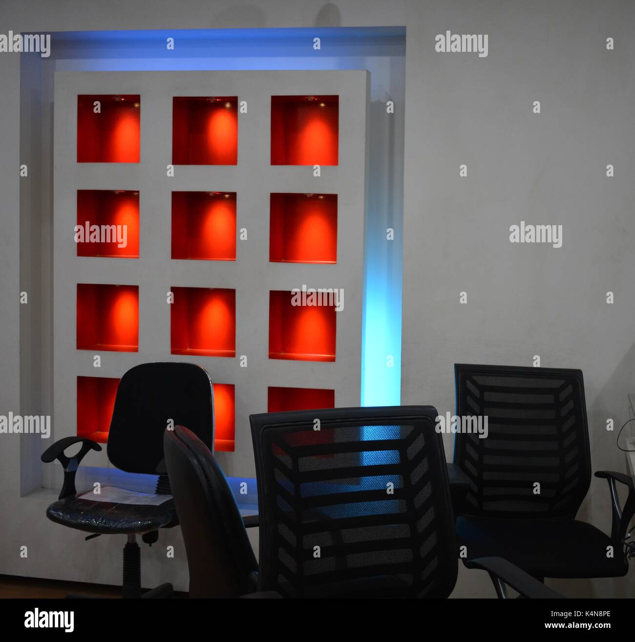 Office decoration hi-res stock photography and images - Alamy