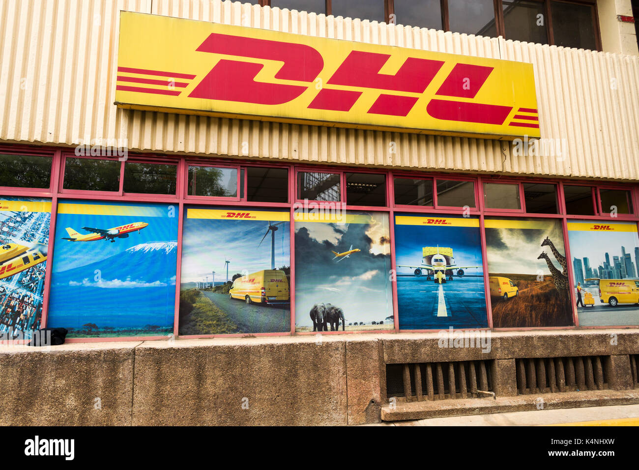 Dhl sign hi-res stock photography and images - Alamy