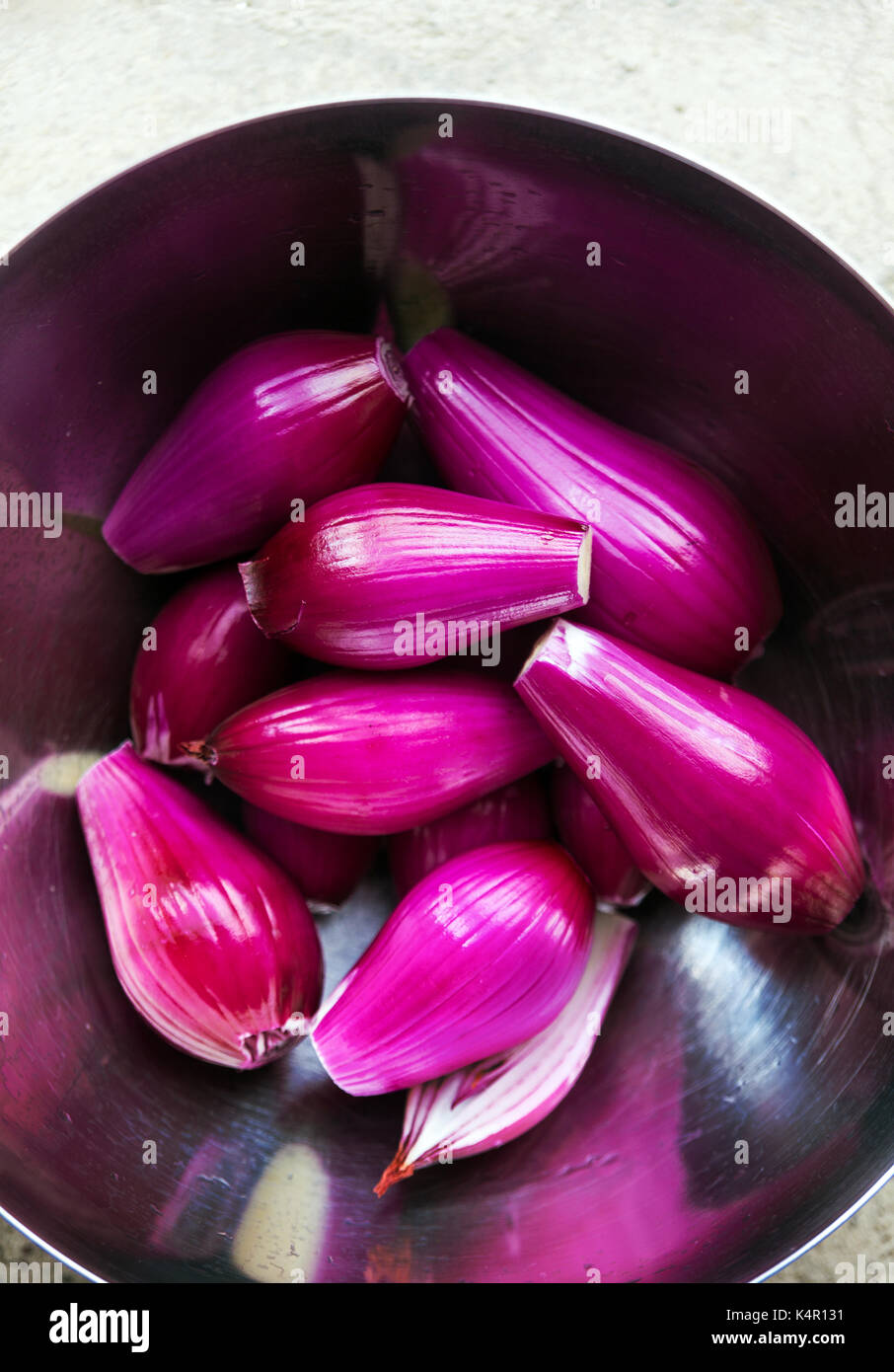 The sweet red onion of tropea hi-res stock photography and images - Alamy