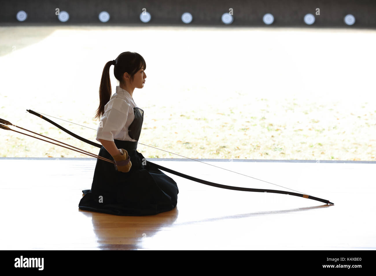 Japanese traditional archery athlete practicing Stock Photo Alamy