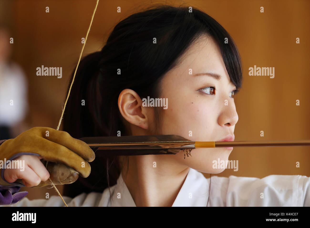 Japanese traditional archery athlete practicing Stock Photo Alamy