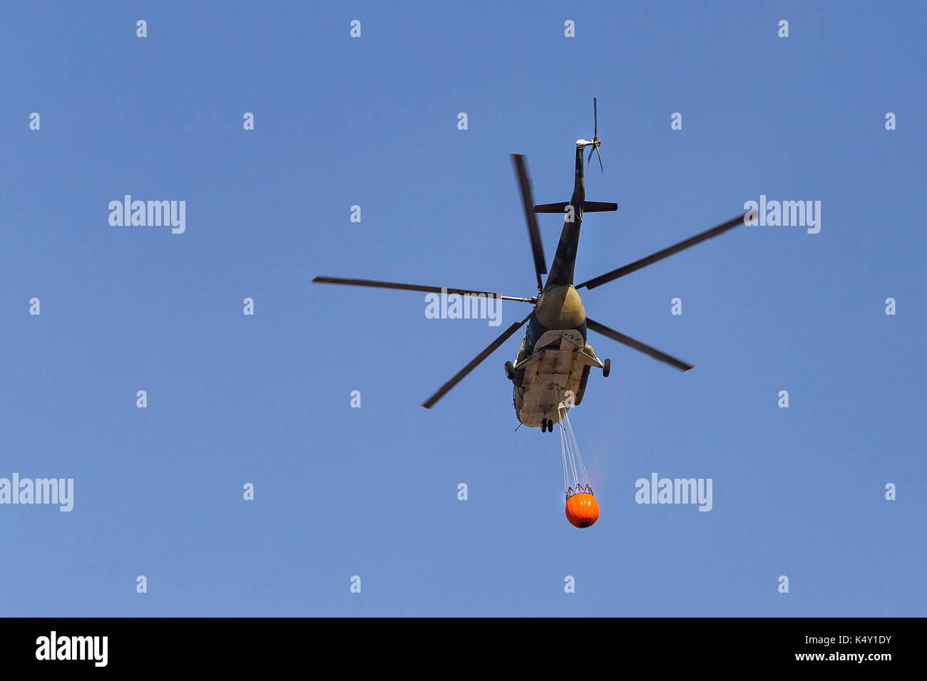 Helicopter buckets hires stock photography and images Alamy