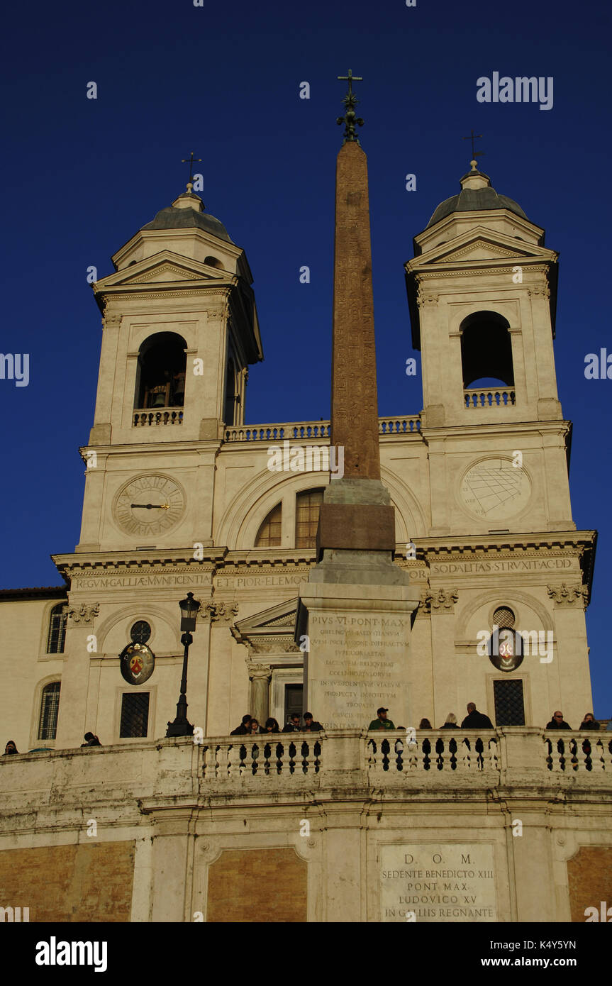 Italy. Rome. Church of the Santissima Trinita dei Monti ( 16th century) and ancient roman obelist of Sallustiano. Piazza di Spagna. Stock Photo