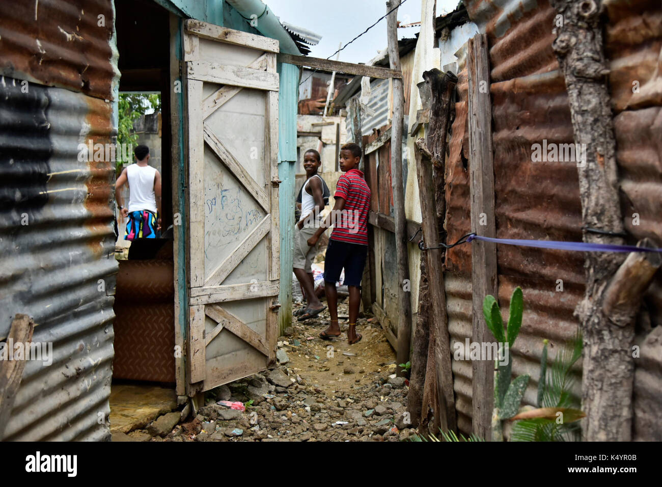 Santo Domingo, Dominican Republic. 7th Sep, 2017. dpatop Two boys are