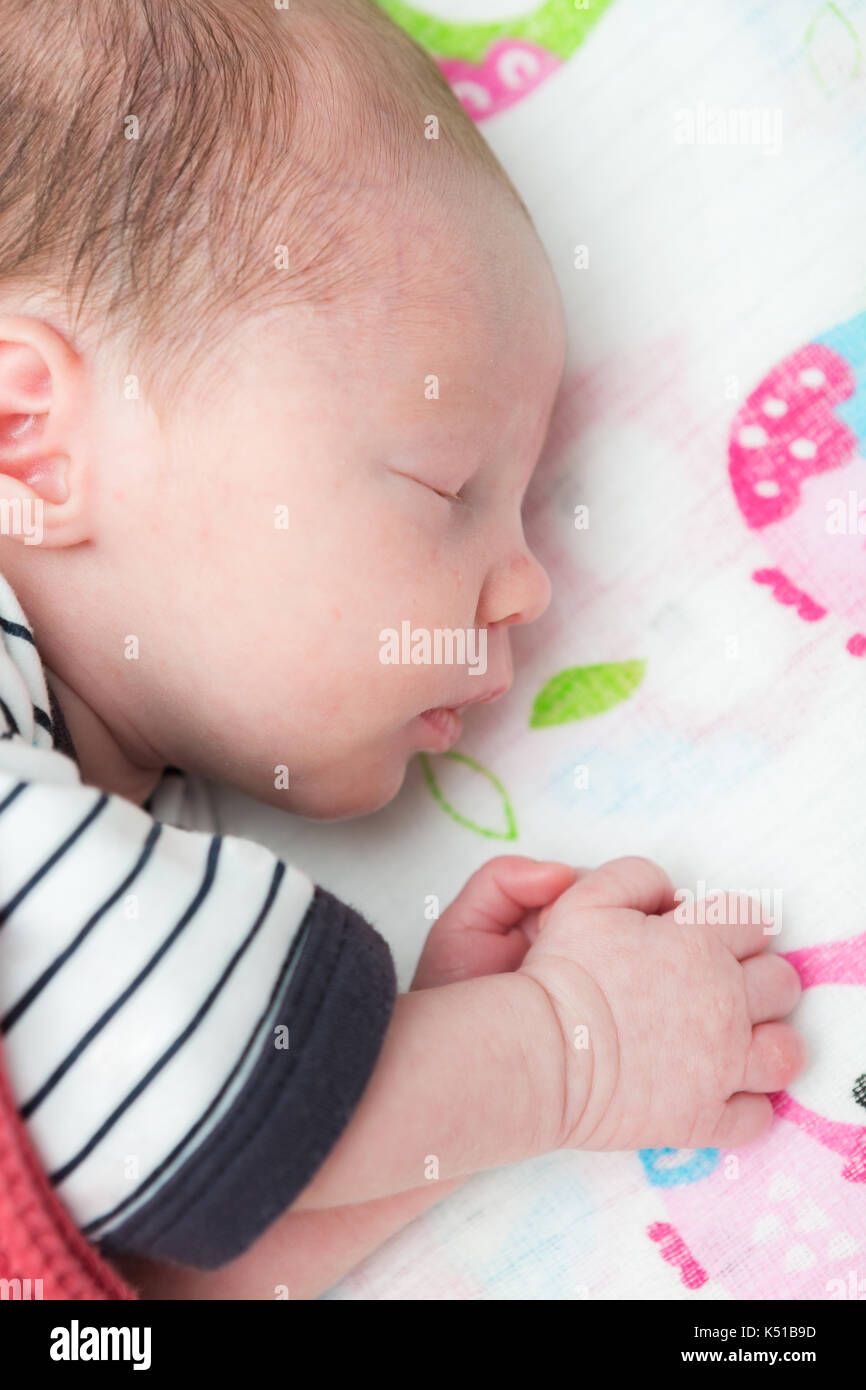 newborn sleeping 8 hours a day