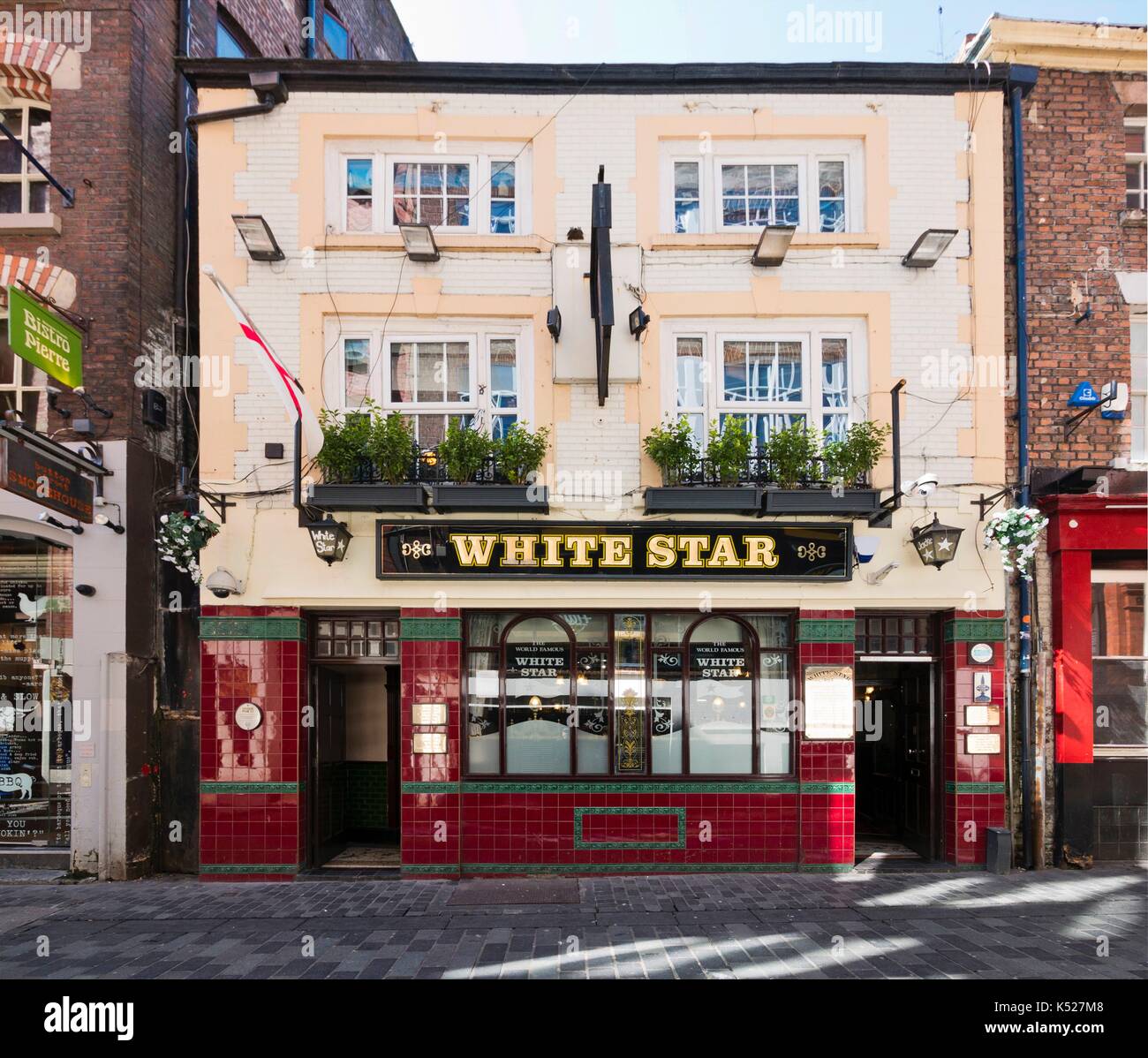 White Star Pub, Rainford Gardens, off Mathew Street, Liverpool, was frequented by the Beatles, first Manager Allan Williams and Cavern DJ Bob Wooler. Stock Photo