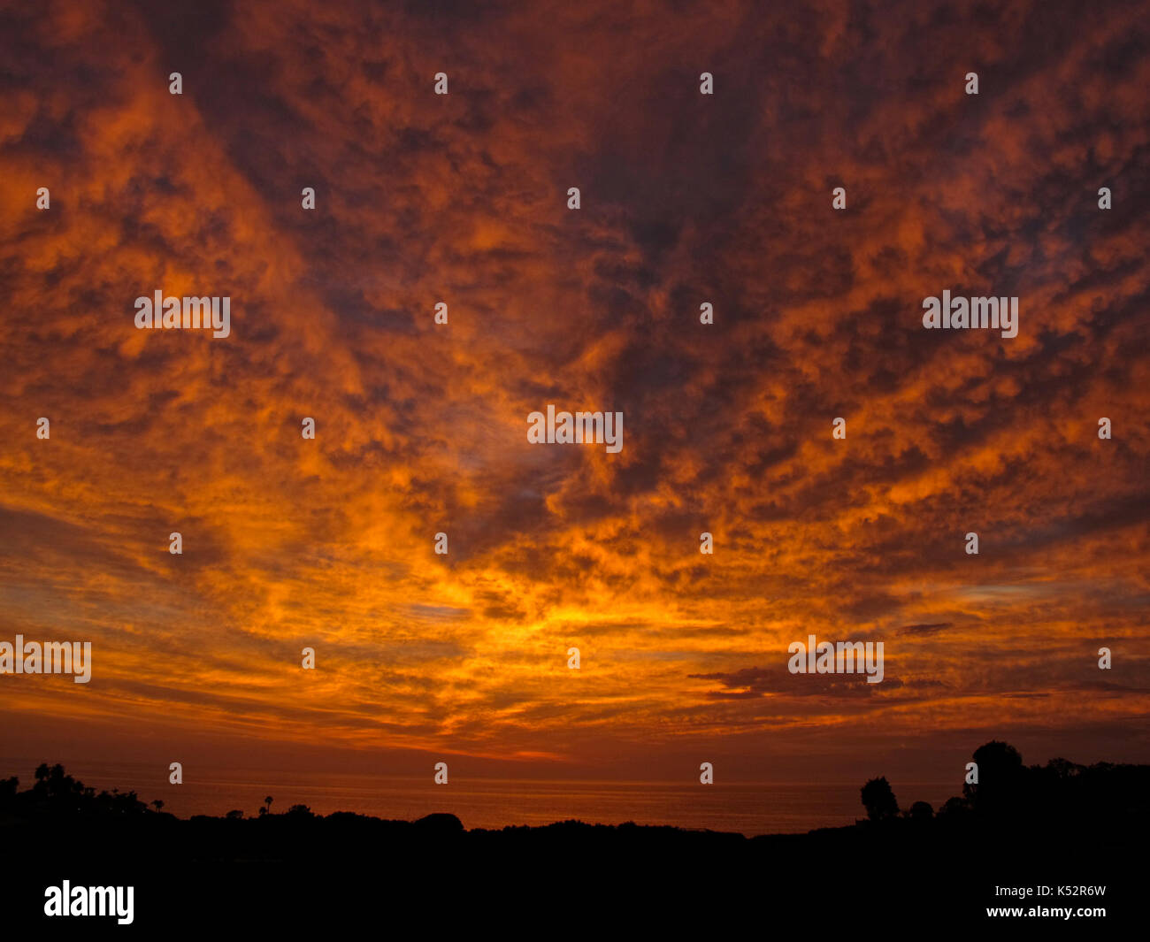 Fiery sky sunset hi-res stock photography and images - Alamy