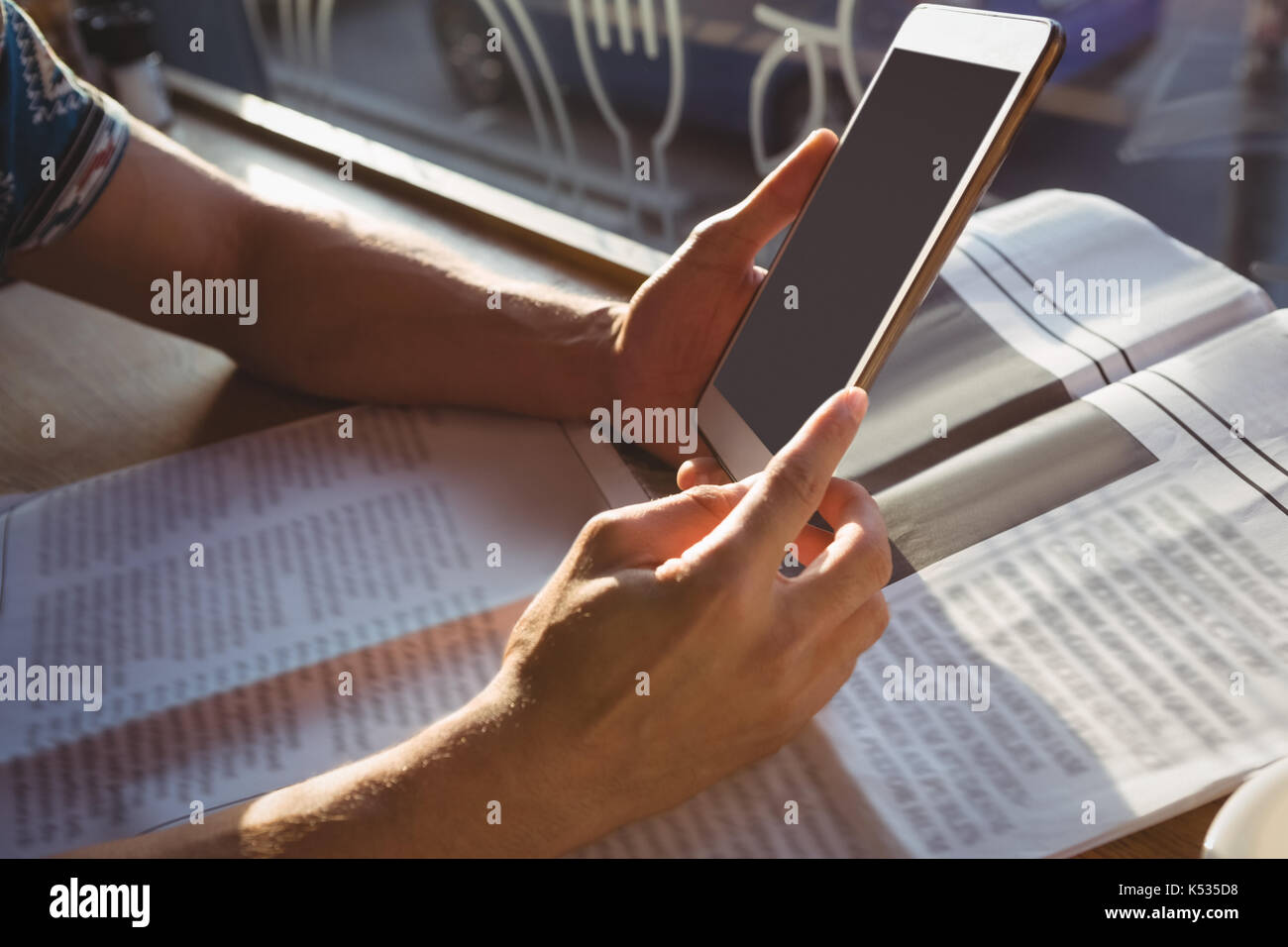 Newspaper in hands hires stock photography and images Alamy