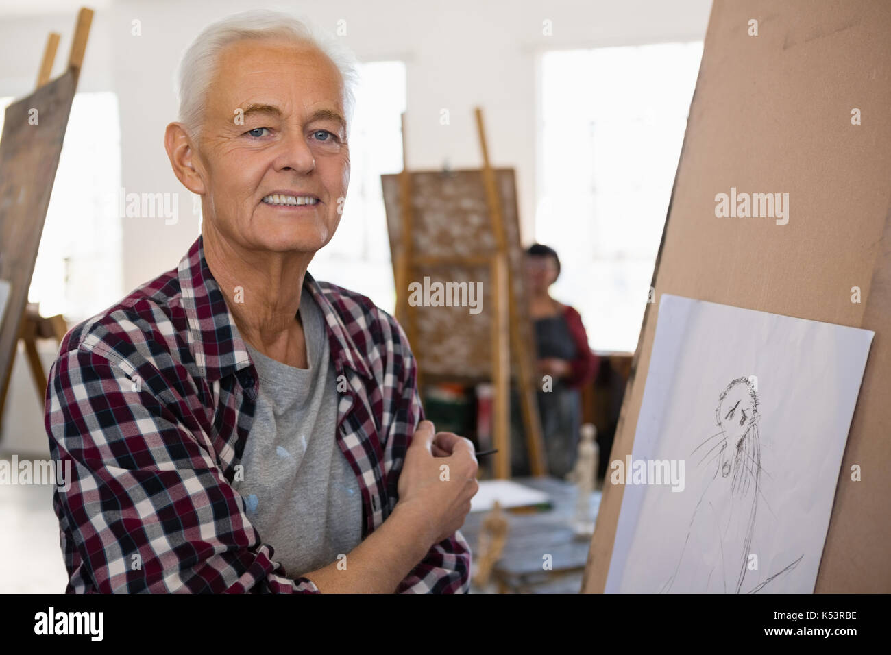 Man drawing animal easel hi-res stock photography and images - Alamy