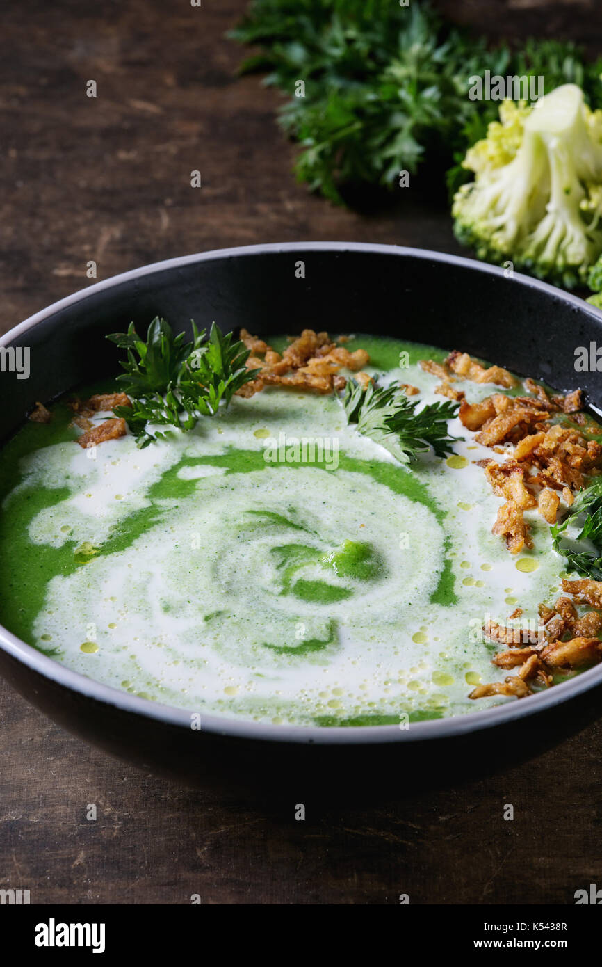 Vegetarian broccoli soup Stock Photo Alamy