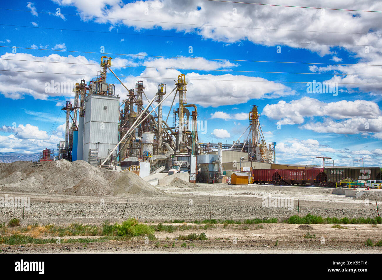 June 17th, 2017: Lovell, Wyoming, Workers load bentonite into box cars ...