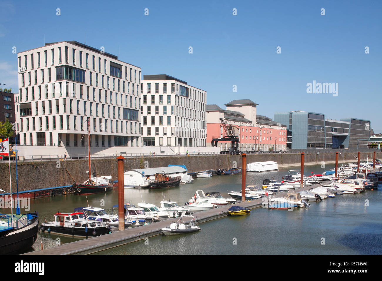 Moderne Architektur, Rheinauhafen, Dom, Köln, Nordrhein-Westfalen, Deutschland  I  Rheinauhafen, Cologne, North Rhine-Westphalia, Germany Stock Photo