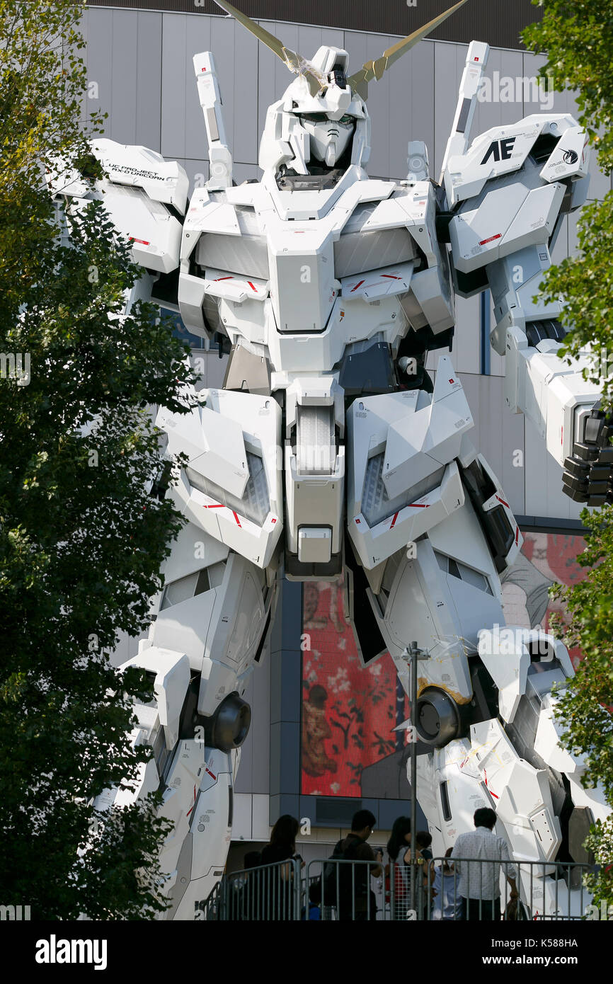 Odaiba Tokyo Japan 8th September 17 Workers Continue Constructing A Life Sized Statue Of Unicorn Gundam Outside Odaiba Drivercity Tokyo Plaza On September 8 17 Tokyo Japan The New 19 7m Tall Robot Weighing Odaiba Tokyo Japan 8th September 17 Workers Continue Constructing A Life Sized Statue Of Unicorn Gundam Outside Odaiba Drivercity Tokyo Plaza On September 8 17 Tokyo Japan The New 19 7m Tall Robot Weighing