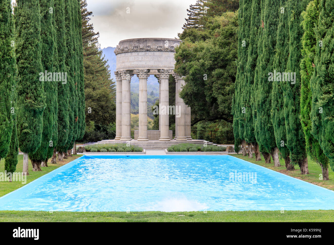 Cloud water temple hi-res stock photography and images - Alamy