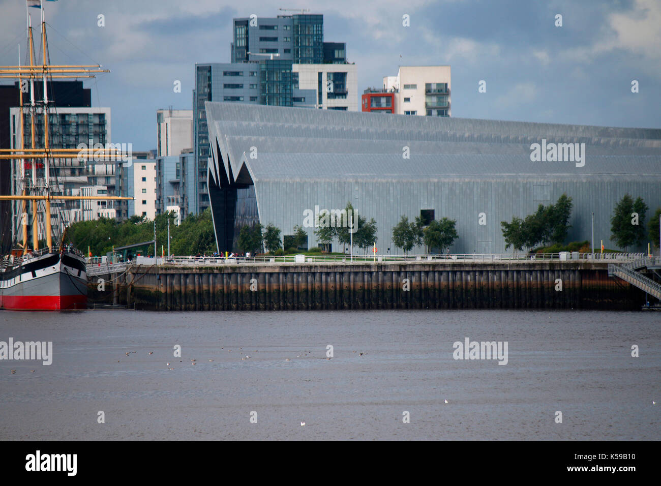 das von Zaha Hadid entworfene Riverside Museum of Transport, Glasgow, Schottland/ Scotland. Stock Photo