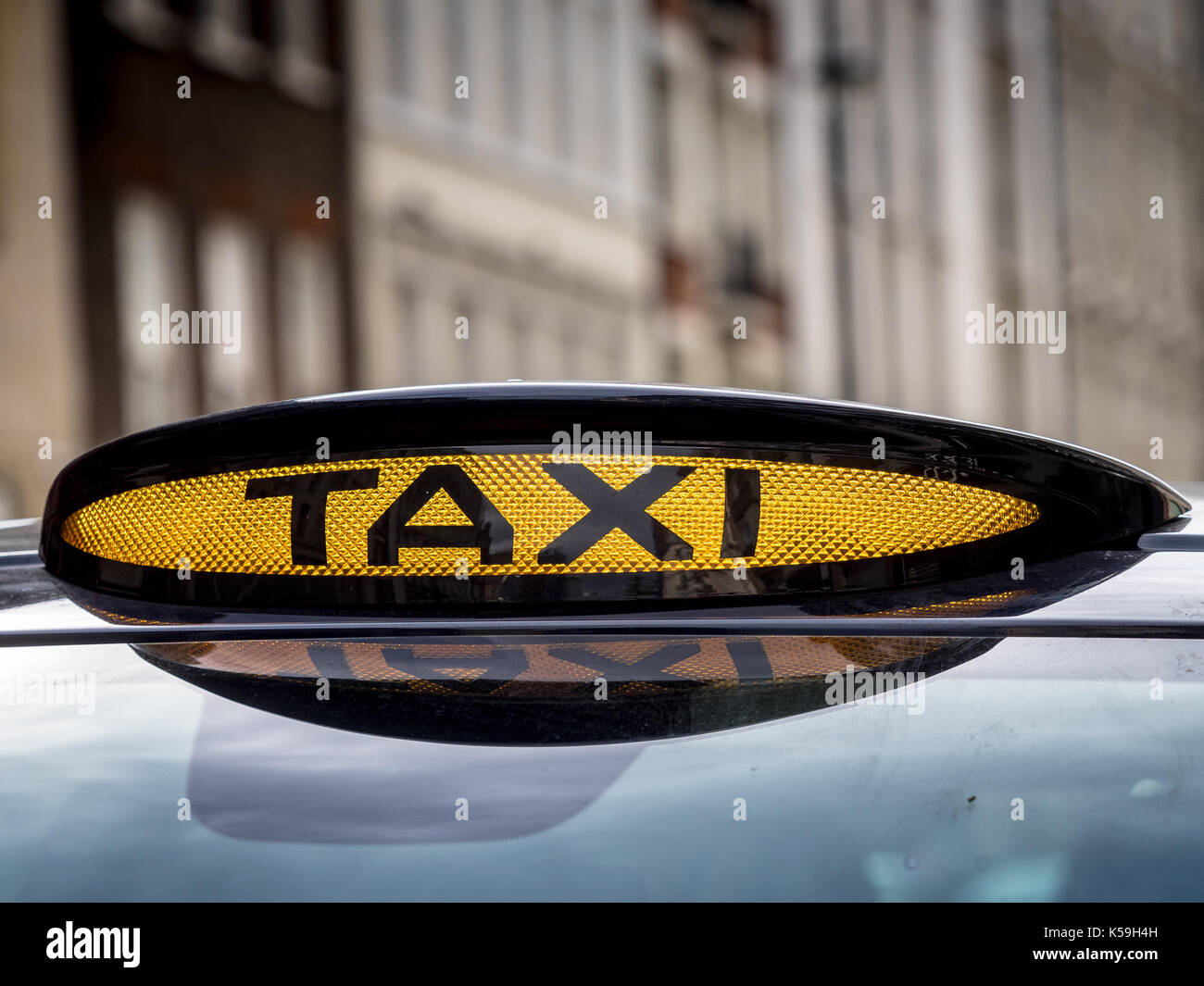 Mercedes Vito London Taxi Black Cab - Signs on a Mercedes Vito Taxi in central London. The Vito is an alternative to the traditional Black Cab Stock Photo