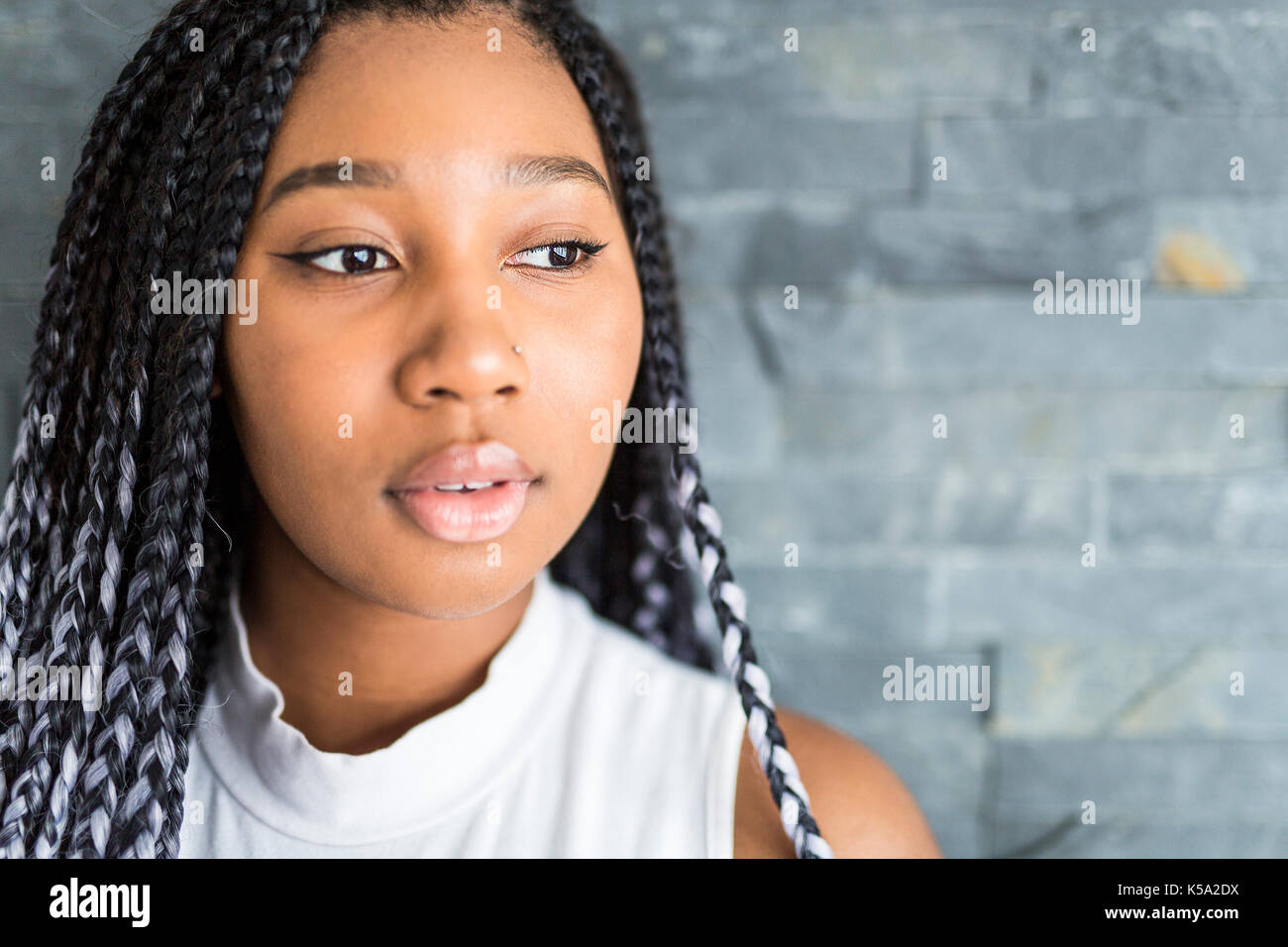 Pretty african american teen hi-res stock photography and images - Alamy