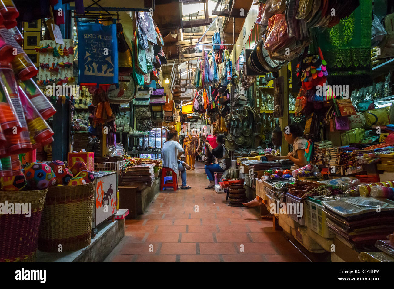 Shopping in phnom penh hi-res stock photography and images - Alamy