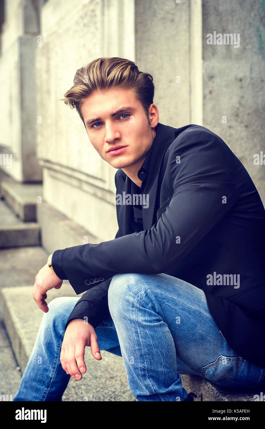 Big stair steps hi-res stock photography and images - Alamy