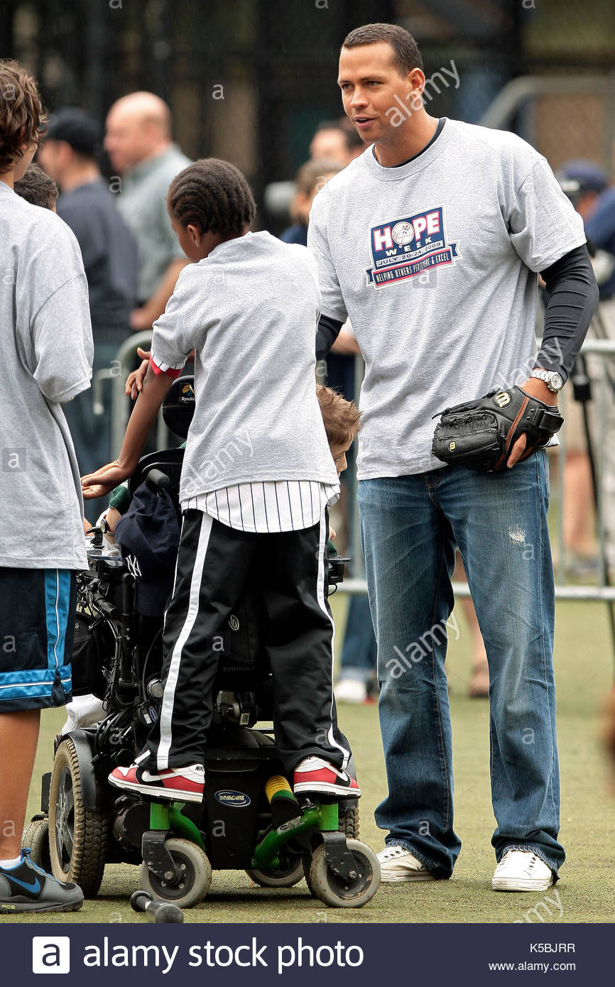 Alex Rodriguez As Part Of Hope Week Alex Rodriguez Spends Some