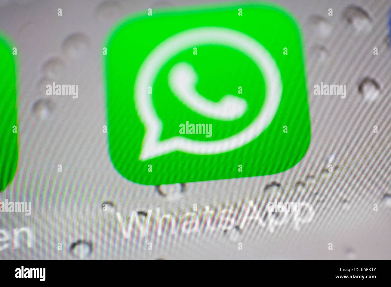 Smartphone-App WhatsApp, Display. Stock Photo
