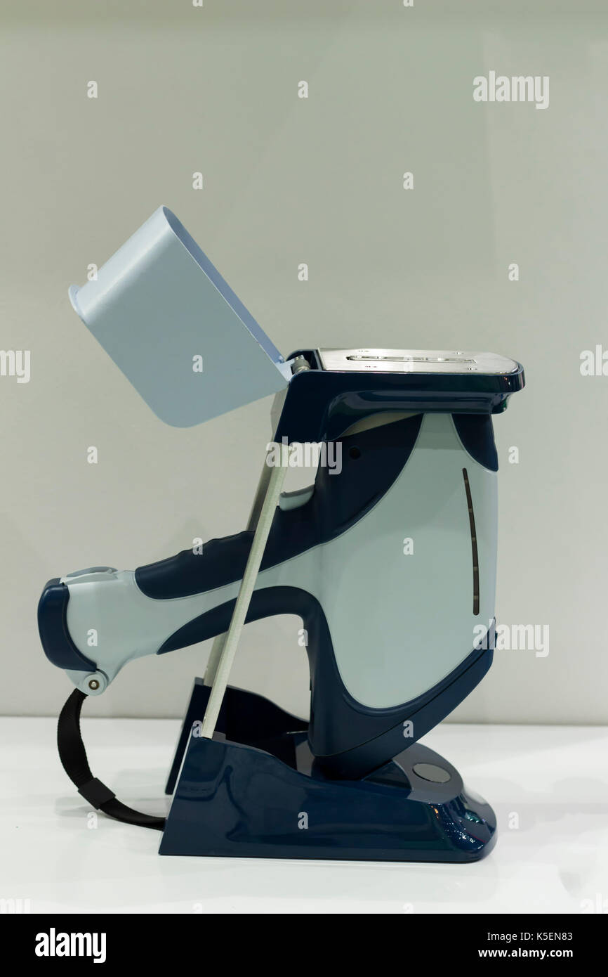 A handheld spectrometer for metal chemical analysis with white