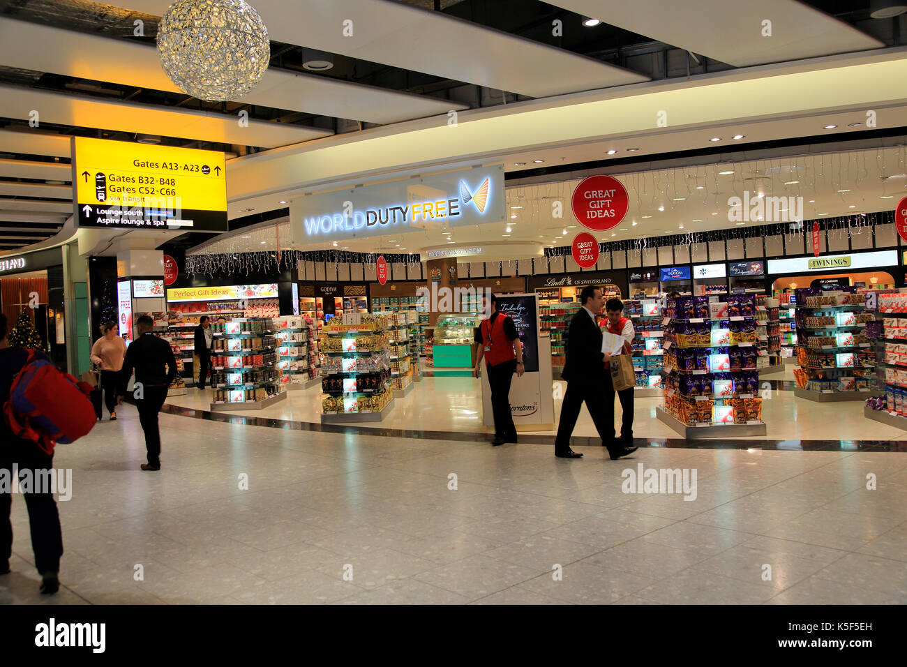 Terminal five shopping hi-res stock photography and images - Alamy