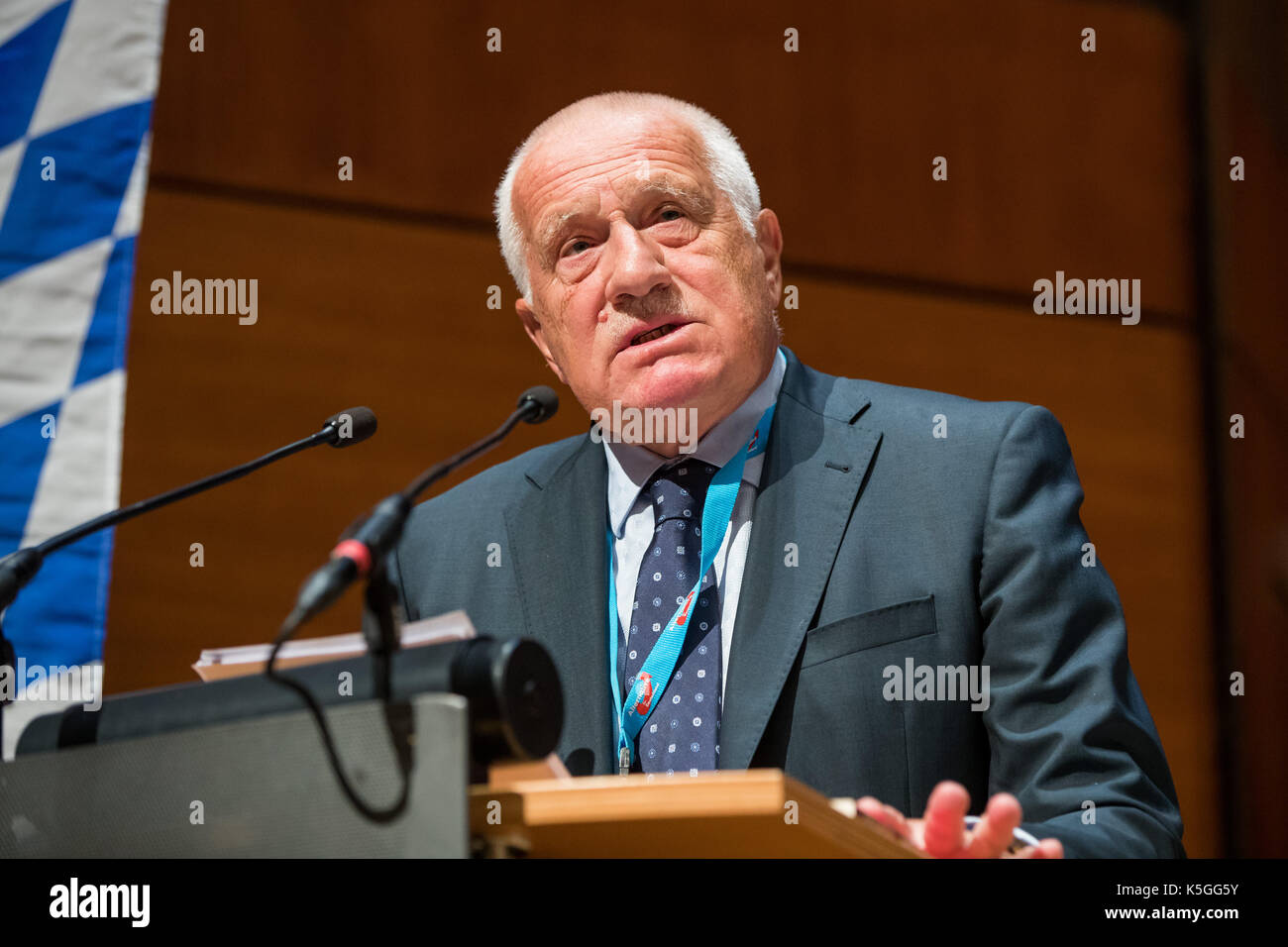 Nuremberg, Germany. 9th Sep, 2017. Former Czech president and prime minister Vaclav Klaus attends an election event of the Bavarian section of the right-wing nationalist party Alternative for Germany in Nuremberg, Germany, 9 September 2017. Photo: Daniel Karmann/dpa/Alamy Live News Stock Photo