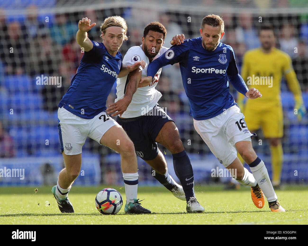 Tom Davies Mousa Dembele Gyl Everton Fc V Tottenham Hotspur Goodison Park Everton England 09 September 17 Stock Photo Alamy