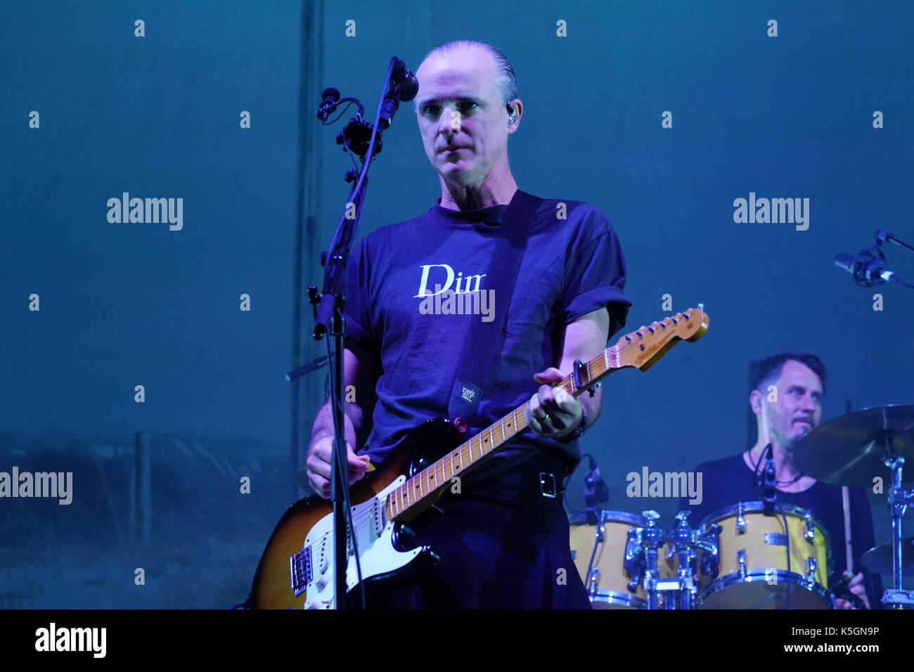 London, UK. 9th September, 2017. Fran Healy of Travis performing live in the headline slot on the Main Stage at the 2017 OnBlackheath Festival in Blackheath, London. Photo date: Saturday, September 9, 2017. Photo credit should read: Roger Garfield/Alamy Live News Stock Photo