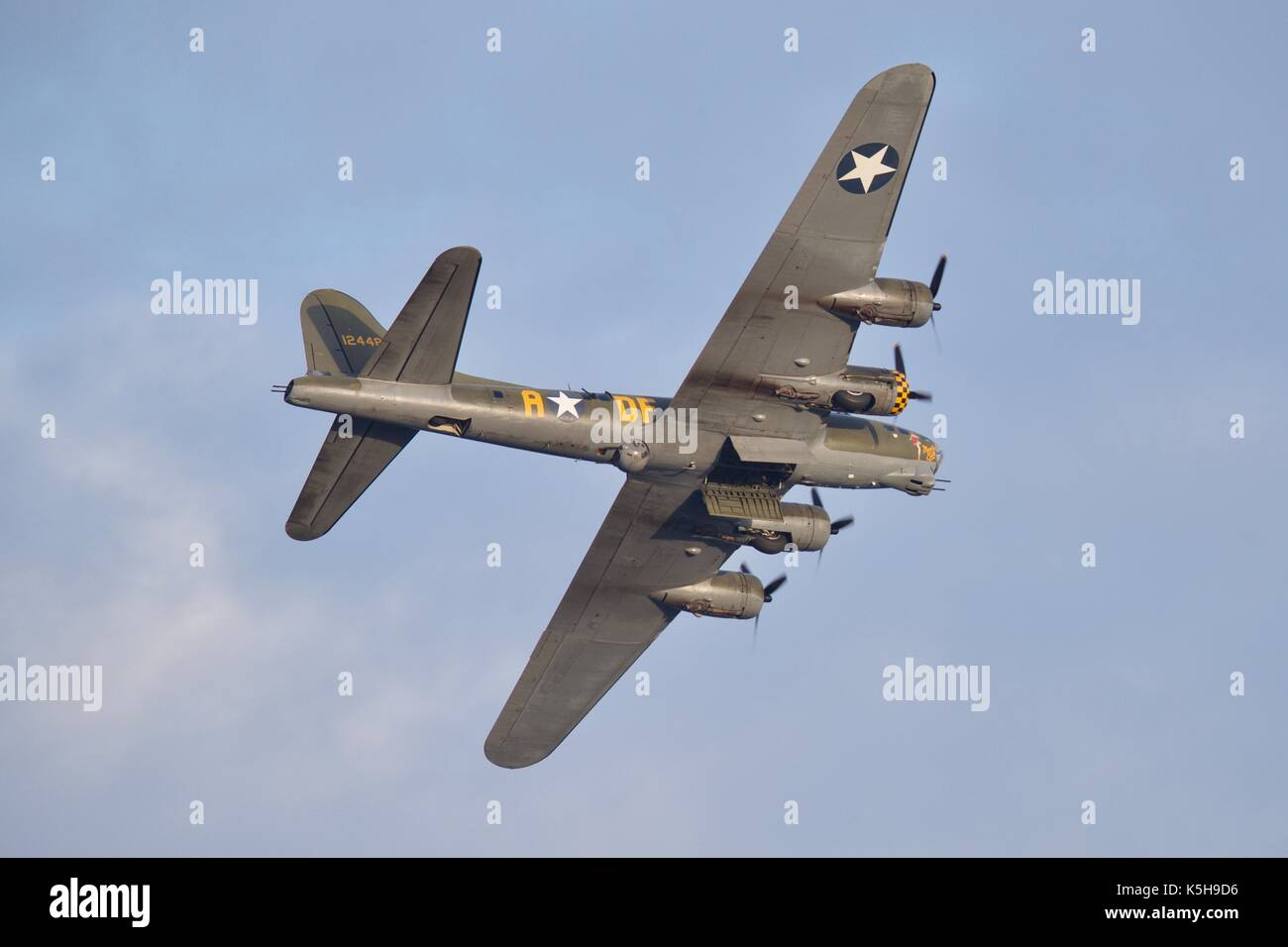 Boeing B 17g Flying Fortress Sally B Flying With Its Bomb Bay Doors Stock Photo Alamy Boeing B 17g Flying Fortress Sally B Flying With Its Bomb Bay Doors Stock Photo Alamy