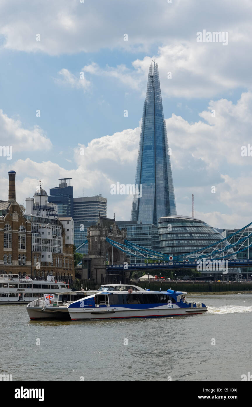 Thames river tour hi-res stock photography and images - Alamy