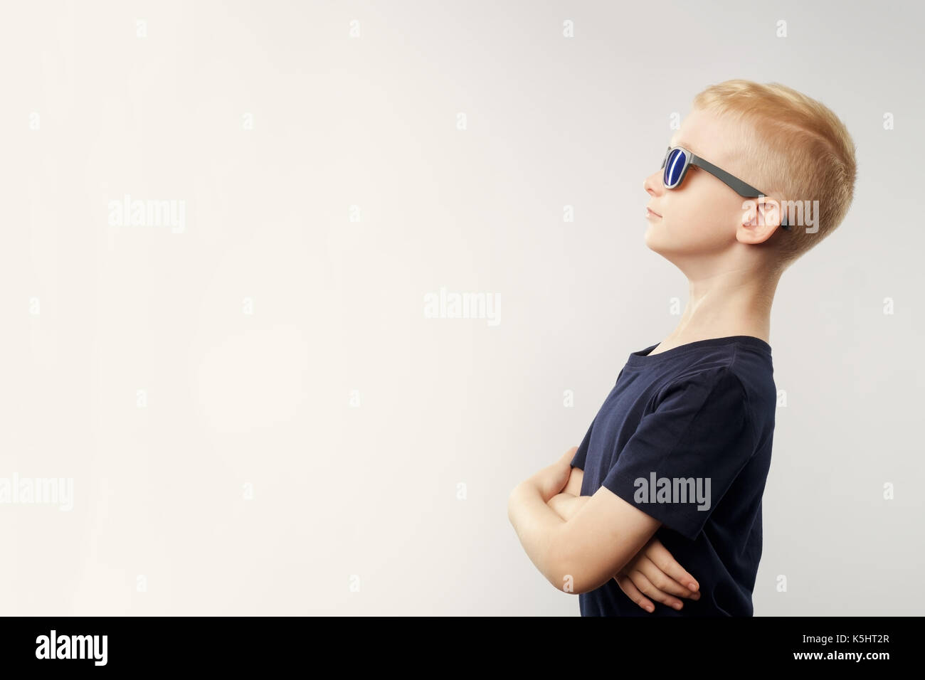 Boy side profile hi-res stock photography and images - Alamy