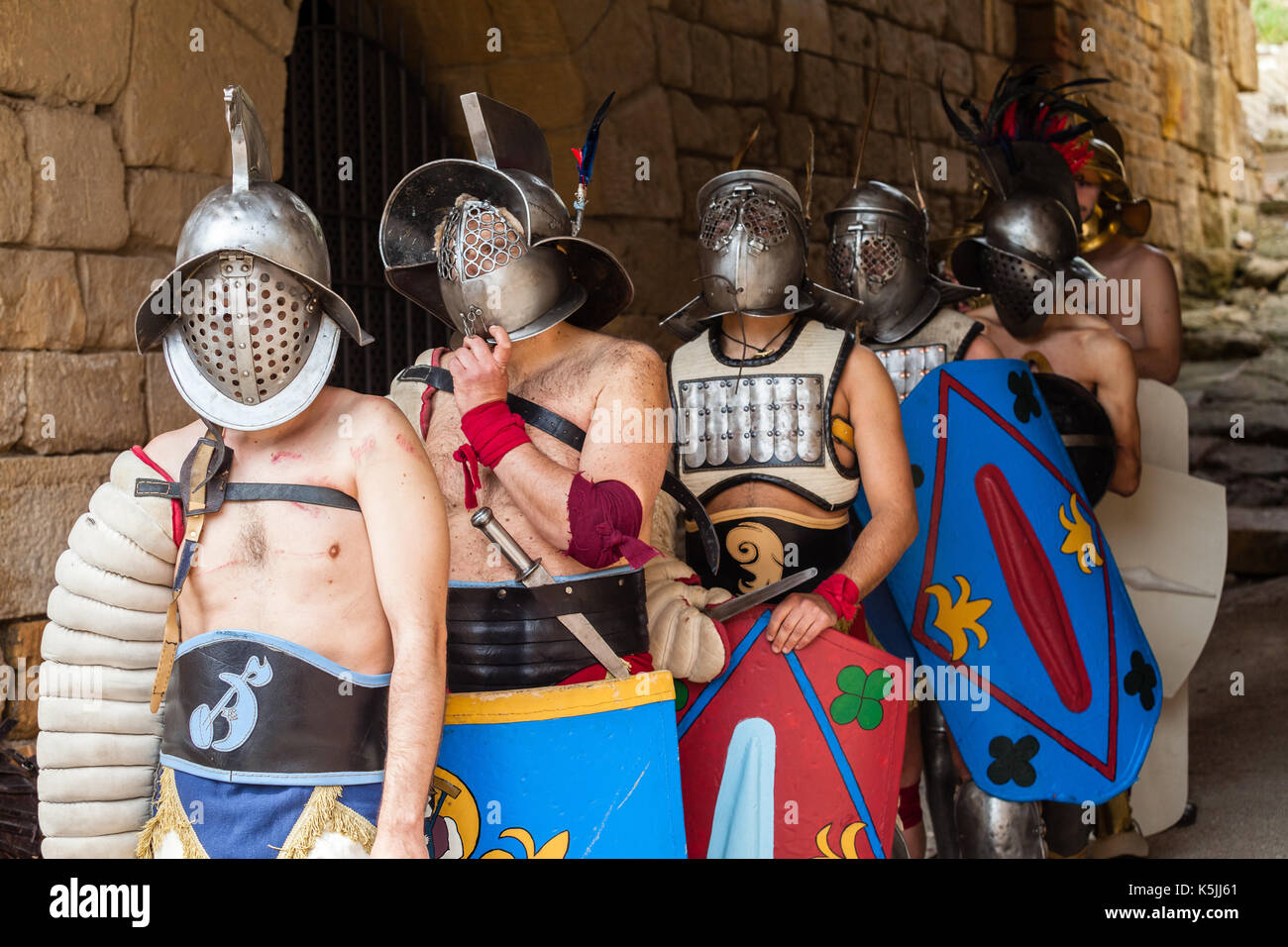 Gladiatore Romano Ad Gladio Corpo Intero - Fotografie stock e altre  immagini di Stile classico romano - Stile classico romano, Armatura  tradizionale, Costume - iStock