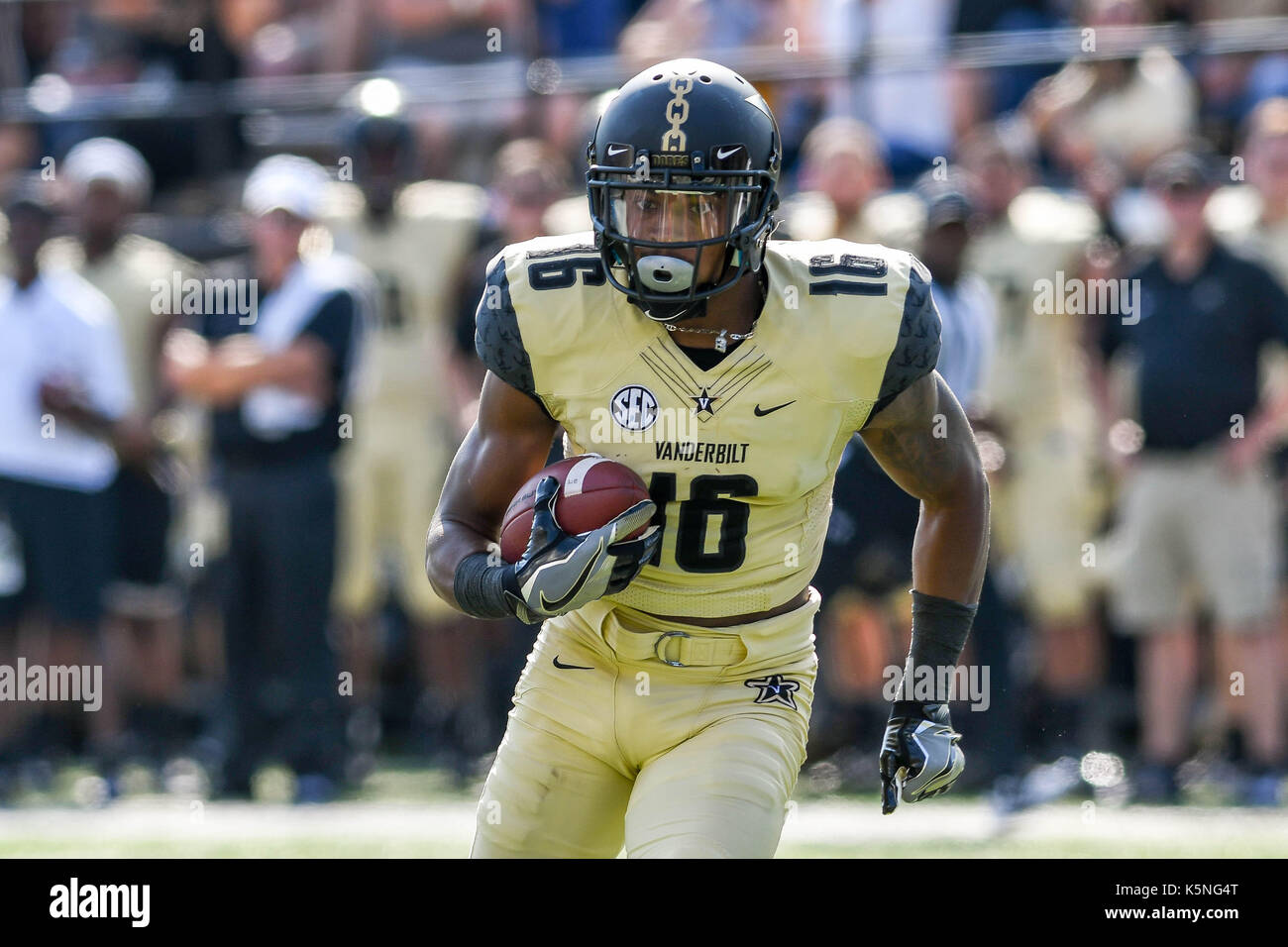 Nashville, TN, USA. 2nd Sep, 2017. Vanderbilt Commodores wide receiver Kalija Lipscomb (16) running with the ball during a game between the Alabama A&M Bulldogs and the Vanderbilt Commodores at Vanderbilt Stadium in Nashville, TN. Thomas McEwen/CSM/Alamy Live News Stock Photo