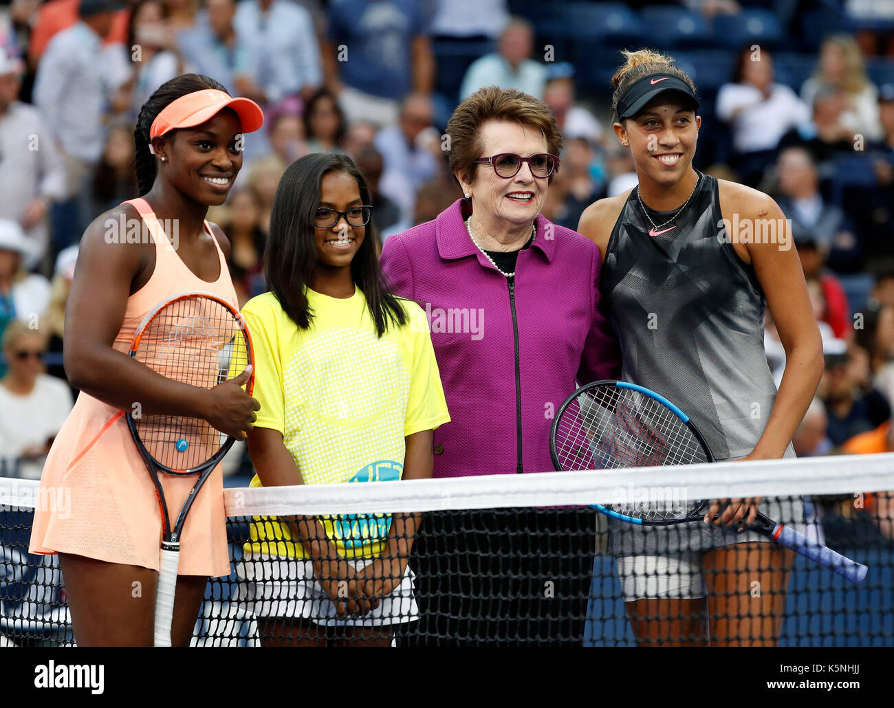 New York, USA. 9th Sep, 2017. Billie Jean King (2nd R) poses for photos with Sloane Stephens (1st L) and Madison Keys (1st R) of the United States before the women's singles final match at the 2017 US Open in New York, the United States, Sept. 9, 2017. Sloane Stephens won 2-0 to claim the title. Credit: Qin Lang/Xinhua/Alamy Live News Stock Photo