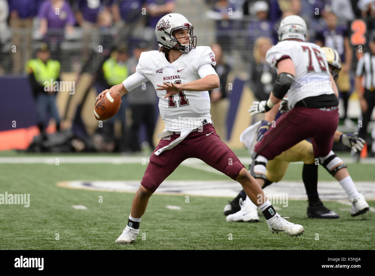 Seattle, WA, USA. 9th Sep, 2017. Montana quarterback Reese Phillips (11) in action during a game between the Montana Grizzlies and the Washington Huskies in Seattle, WA. Jeff Halstead/CSM/Alamy Live News Stock Photo