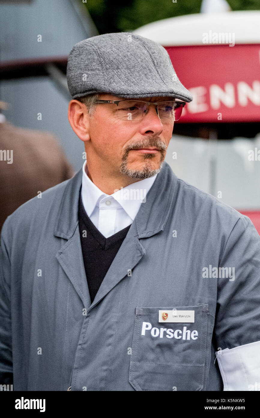 Chichester, West Sussex, UK. 10th September, 2017. Porsche mechanic