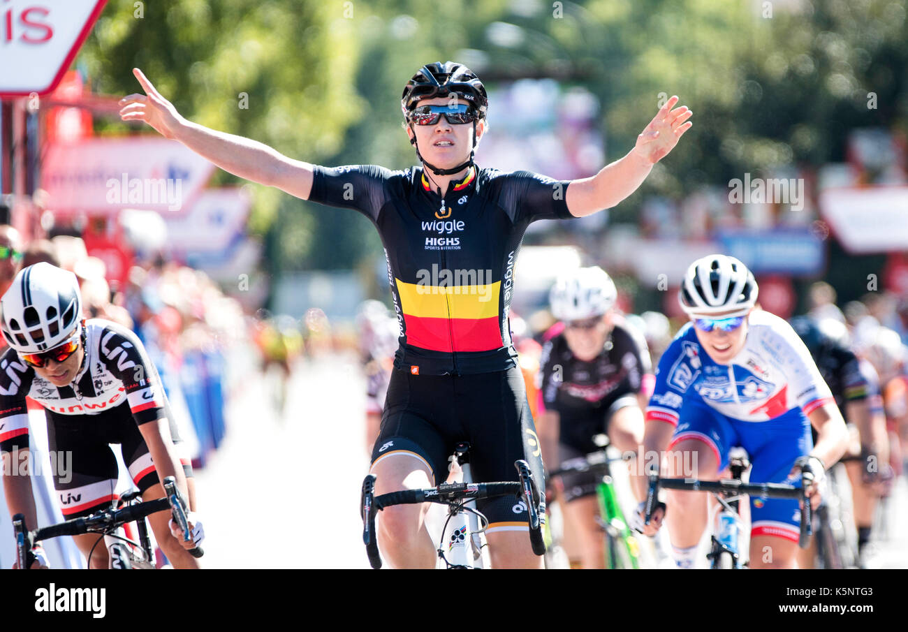 Madrid, Spain. 10th Sep, 2017. Jolien D'Hoore (Wiggle High5) wins the women cycling race 'Madrid Challenge' on September 10, 2017 in Madrid, Spain. Credit: David Gato/Alamy Live News Stock Photo