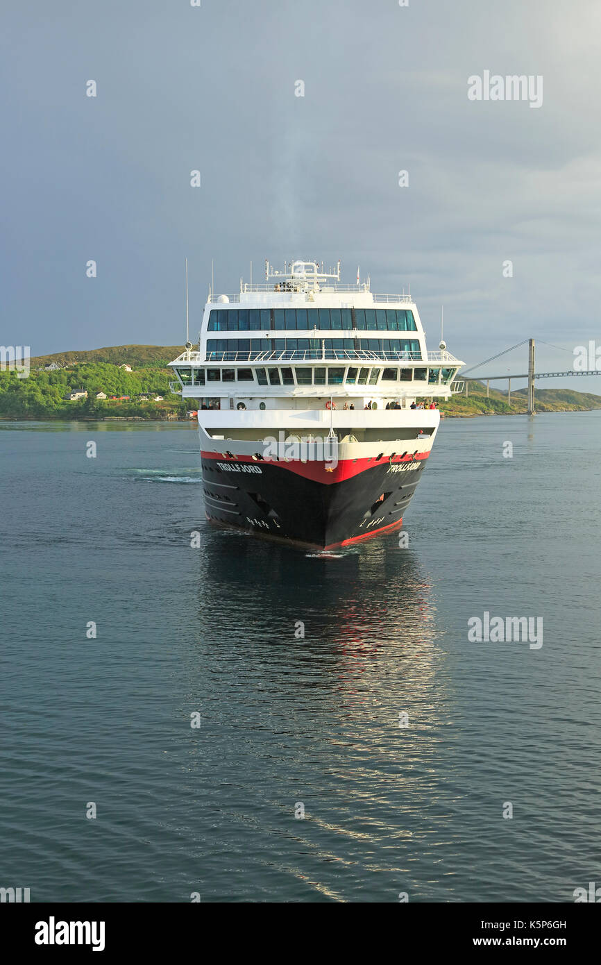 Hurtigruten ship 