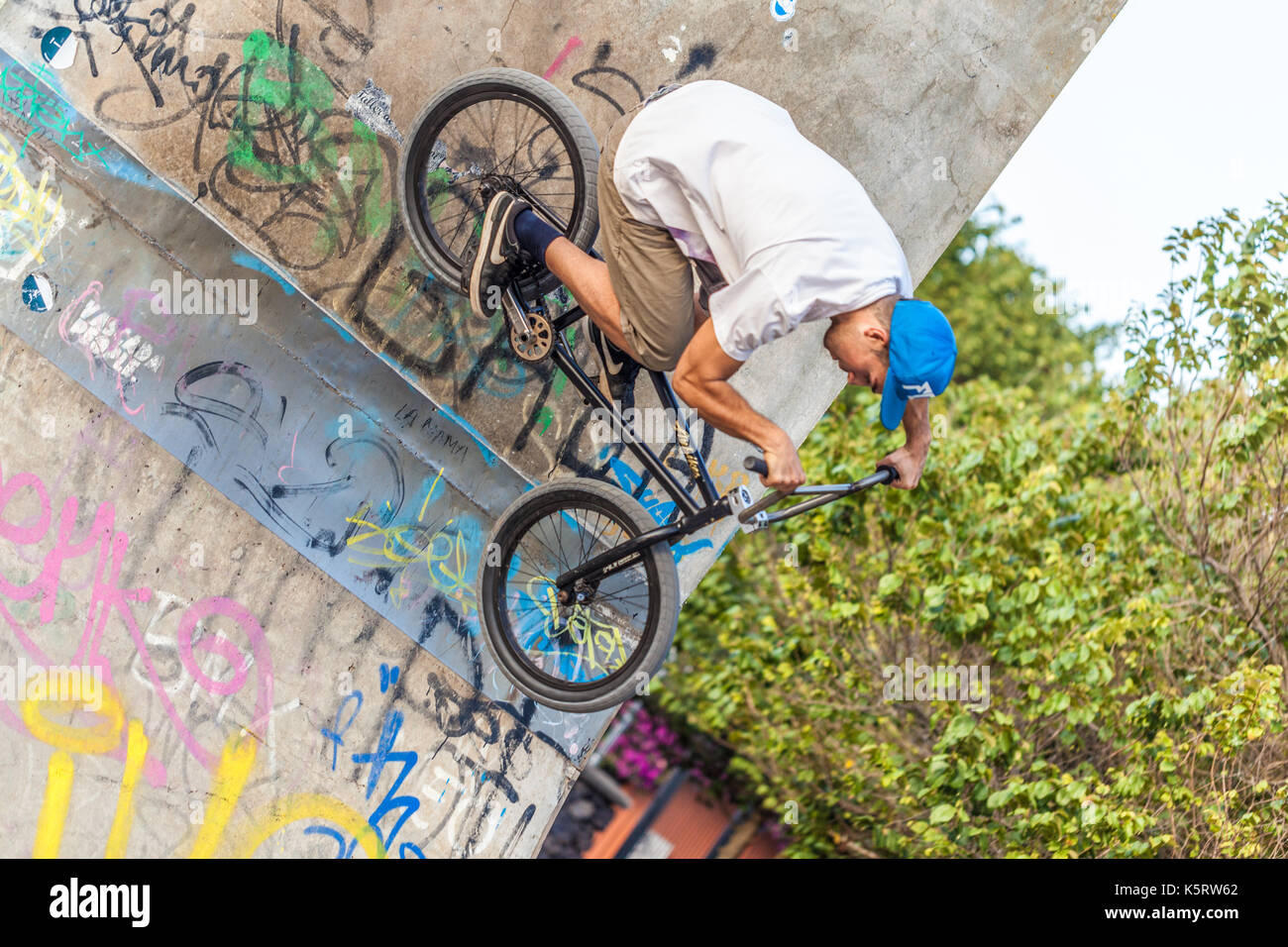 mountain bike skate park