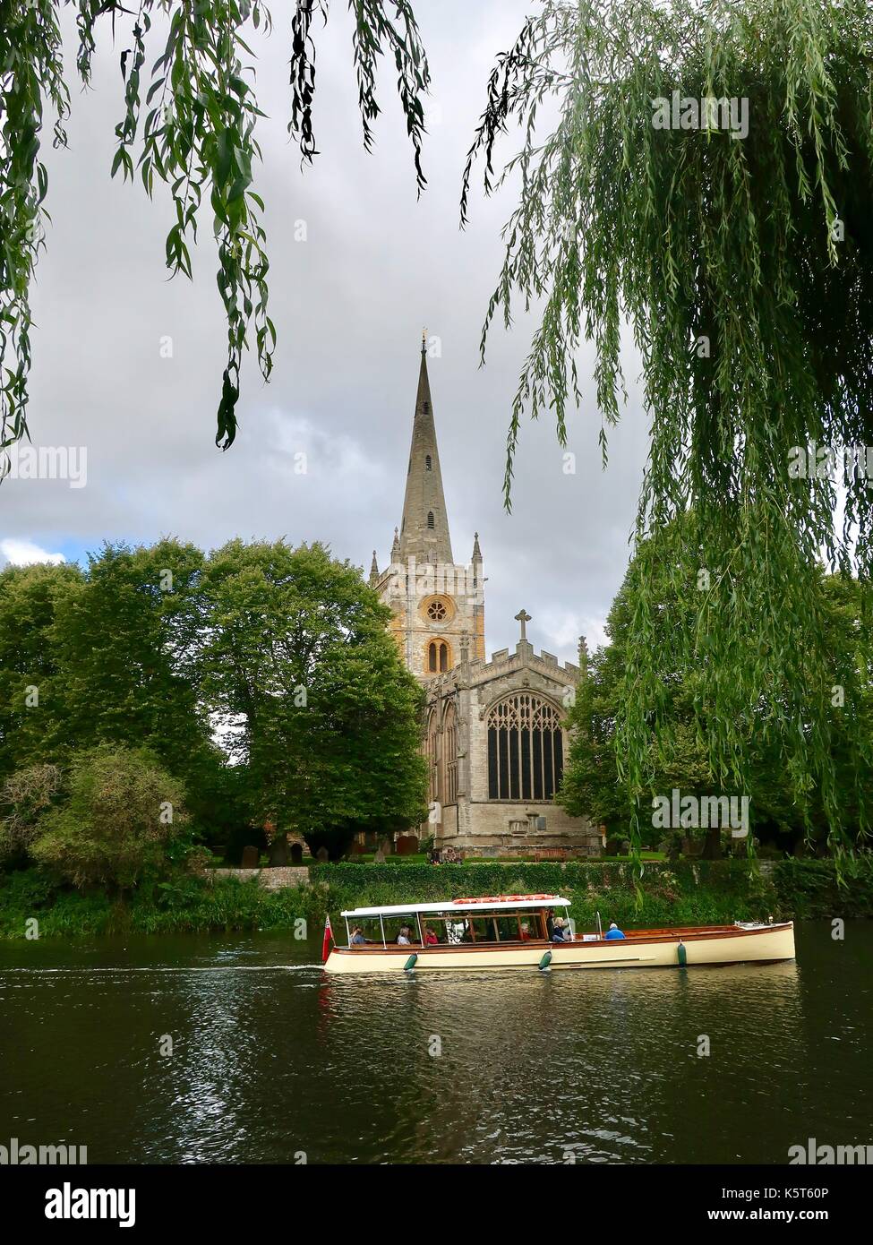 The church of the holy trinity alongside the River Avon, Stratford upon