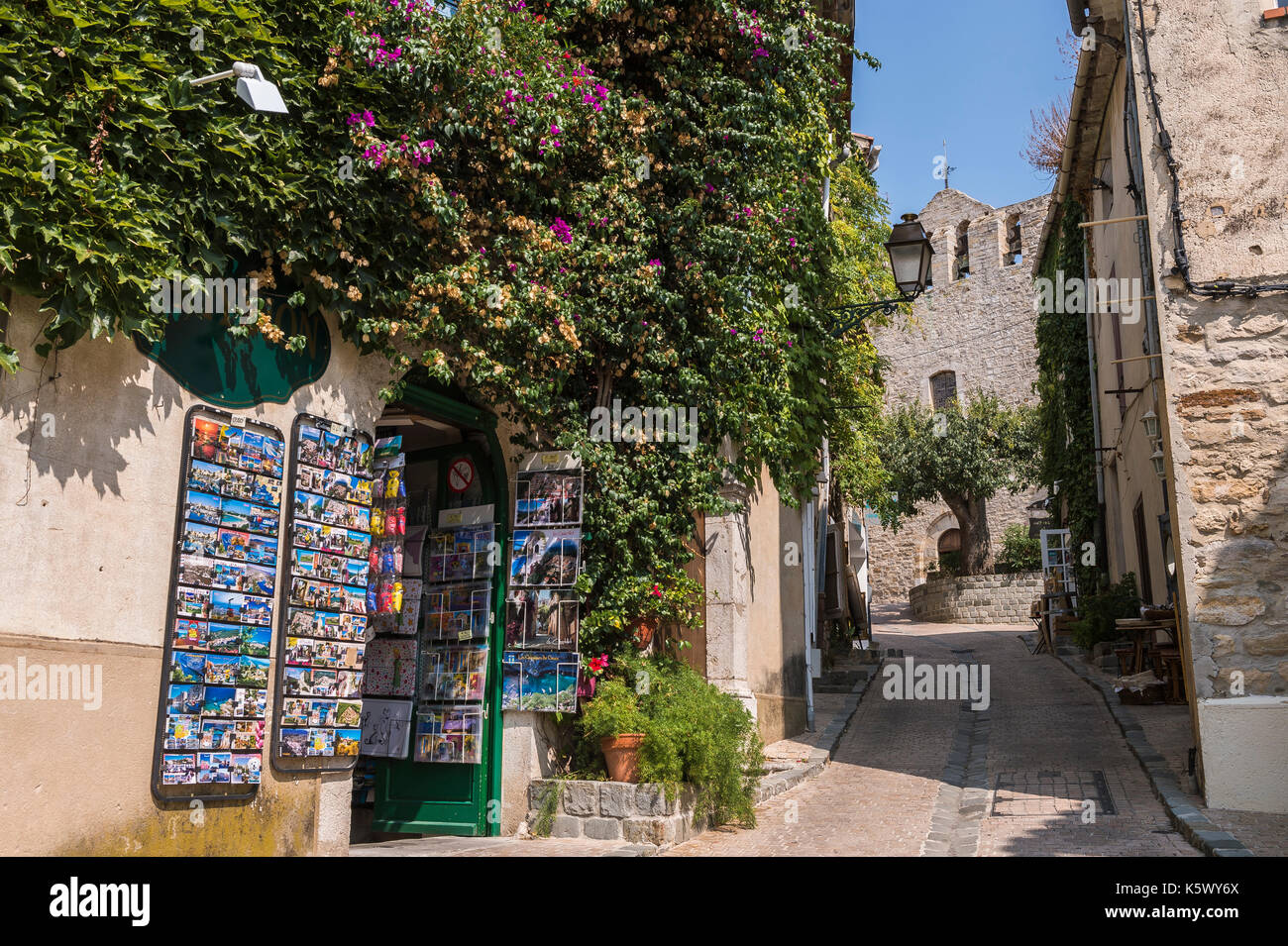 Rue et commerce Village Medieval du Castellet Var France Stock Photo