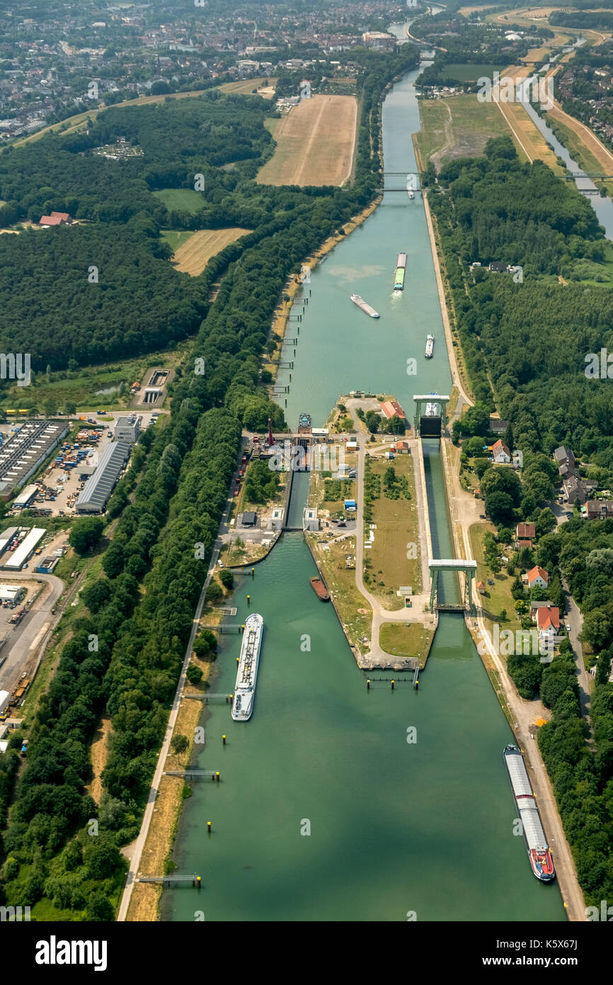 Wesel-Datteln-Kanal, lock with construction works, inland navigation and freighter jam in the lock corridor, Dorsten, Ruhr area, North Rhine-Westphali Stock Photo